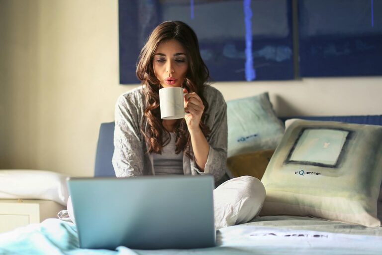 Simple Routines to Start and End Your Workday for Better Focus